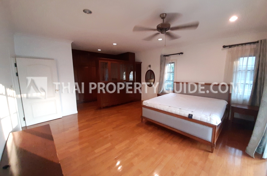 House with Shared Pool in Sukhumvit 